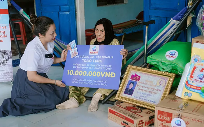 Hình ảnh đại diện cho dịch vụ hỗ trợ khách hàng chuyên nghiệp của bet 11, với nhân viên tư vấn sẵn sàng giải đáp mọi thắc mắc.